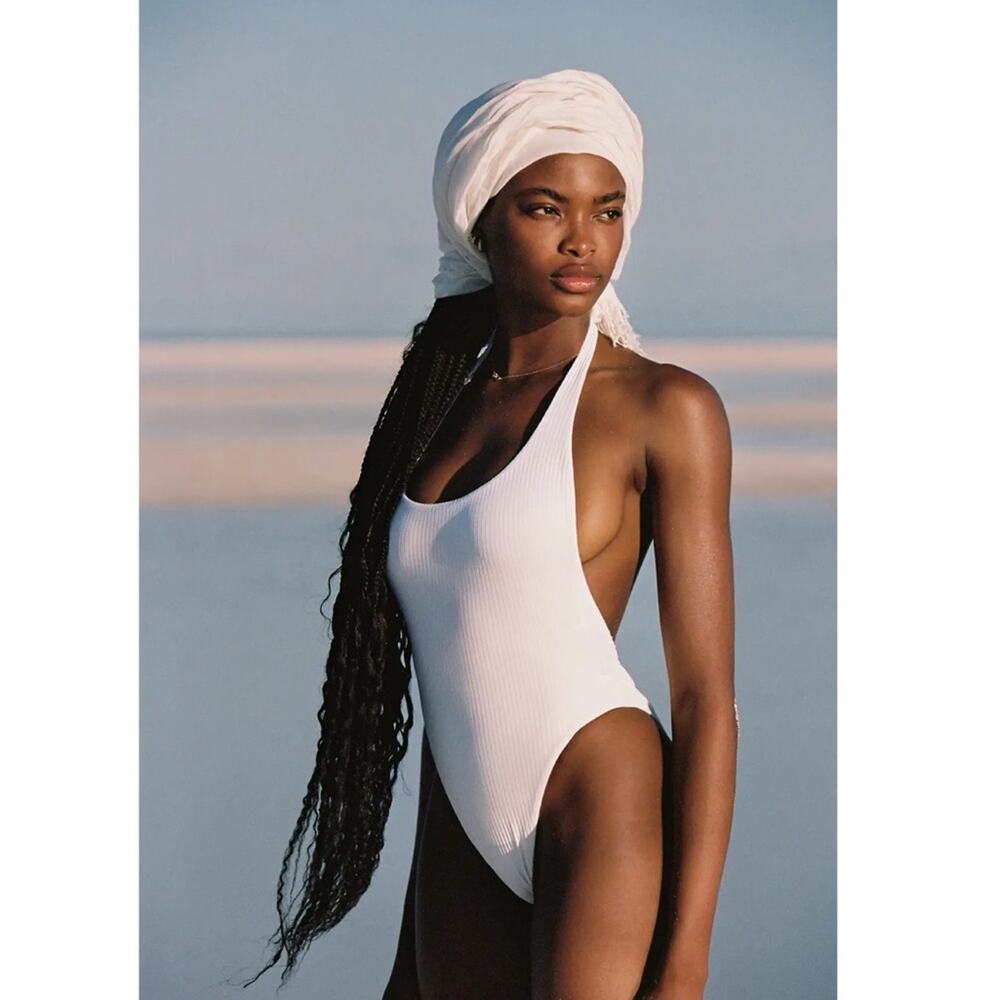 NWT vitamin A Alia One Piece Swimsuit in White